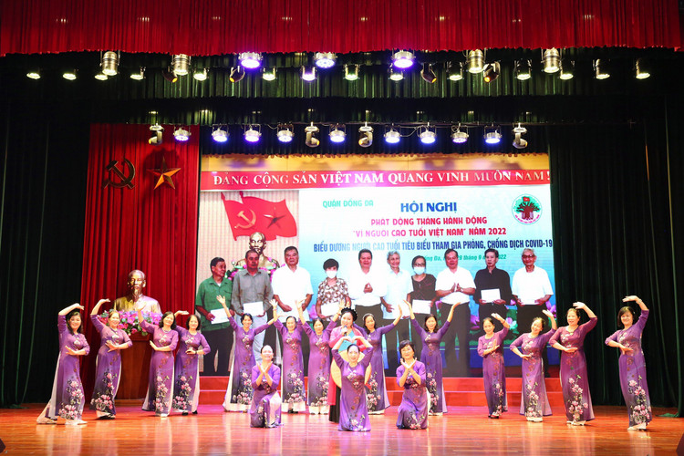 Biểu dương Người cao tuổi thủ đô giúp con cháu thực hiện tốt kế hoạch dân số