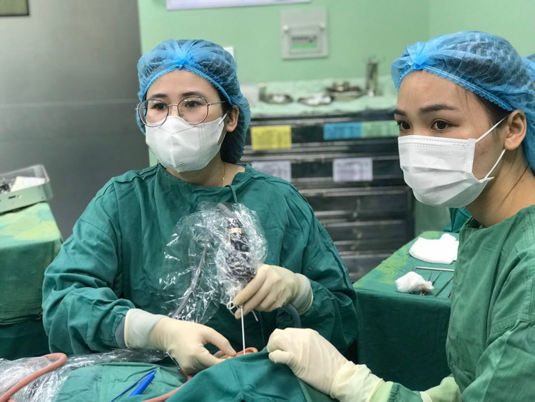 Chỉnh hình xương tai chữa nghe kém do dị dạng xương con ở trẻ