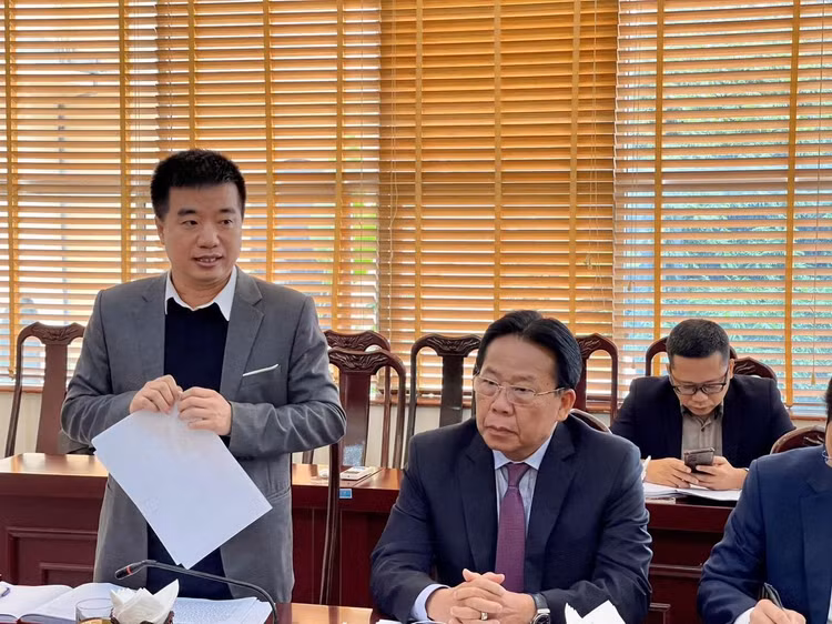 TTK LHHVN Nguyễn Quyết Chiến trình bày Dự thảo báo cáo thực hiện NQ 23 của LHHVN