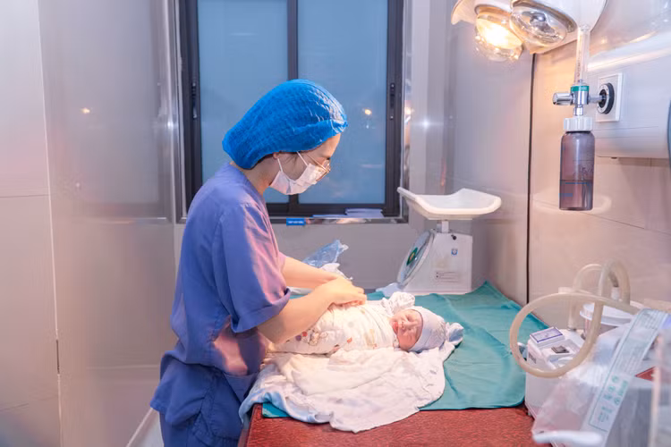 Chăm sóc trẻ sau sinh - Ảnh BVCC