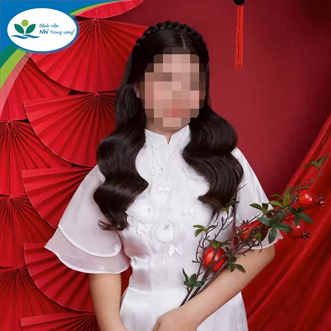 Bệnh nhi T.M giờ đã là cô thiếu nữ xinh xắn, khỏe mạnh