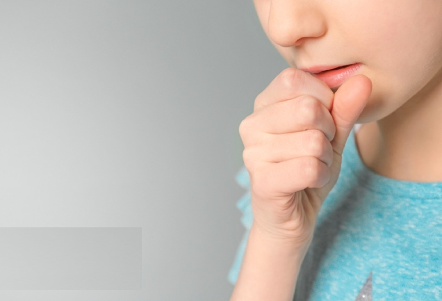 Bác sĩ mách cách chăm sóc trẻ bị bệnh ho gà tại nhà - Ảnh minh hoạ