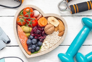 Dinh dưỡng, tập luyện đóng vai trò quan trọng sau điều trị ung thư - Ảnh BSCC