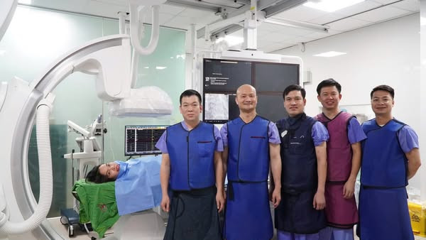 Kíp can thiệp cho bệnh nhân - Ảnh BVCC