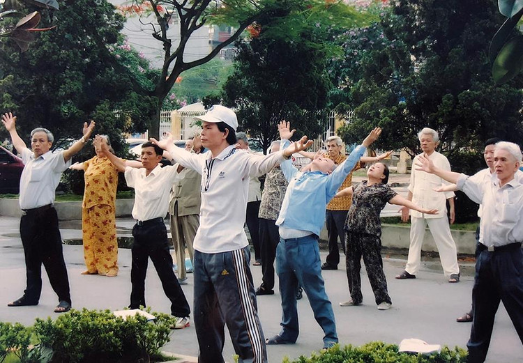 Bài tập cột sống giúp xương chắc, cơ thể khỏe mạnh ảnh 1