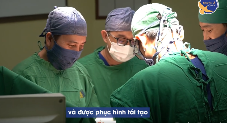 Ca phẫu thuật cho bệnh nhân - Ảnh BVCC