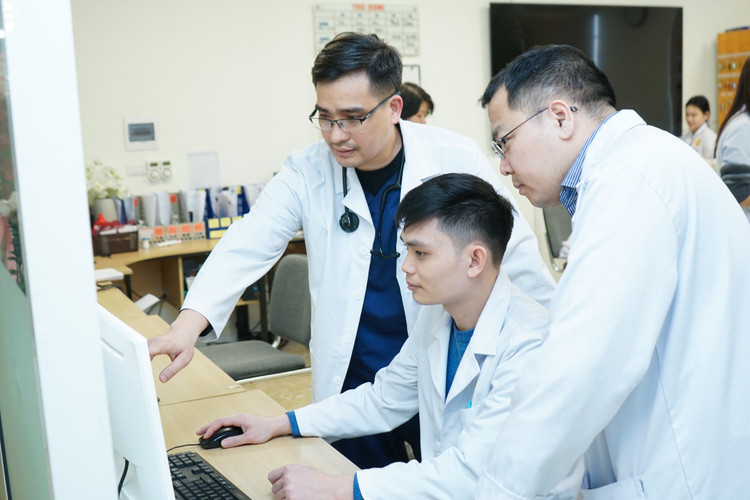 Hội chẩn nhanh phương án cấp cứu cho bệnh nhân - Ảnh BVCC