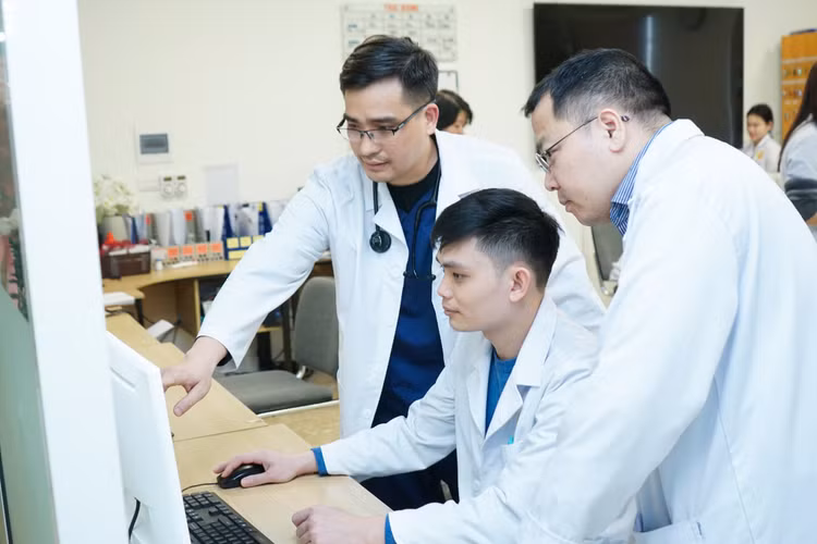 Hội chẩn nhanh phương án cấp cứu cho bệnh nhân - Ảnh BVCC