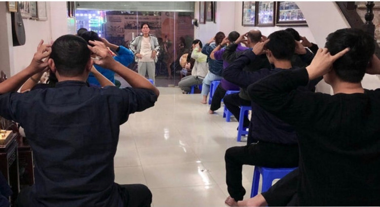 Hướng dẫn tập luyện xoa loa tai - Ảnh BSCC