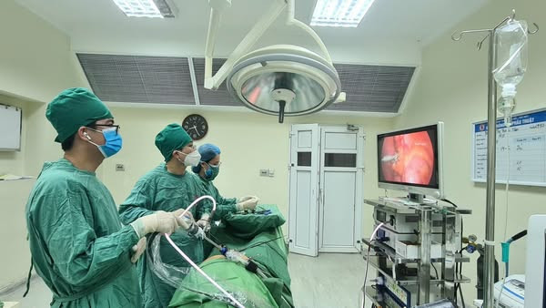 Ca phẫu thuật cho bệnh nhân - Ảnh BVCC