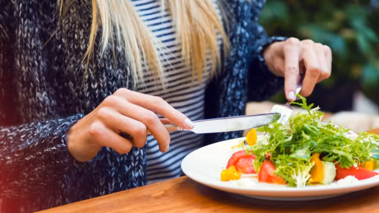 Điều gì xảy ra với cơ thể khi chỉ ăn 1 bữa mỗi ngày? - Ảnh minh họa Điều gì xảy ra với cơ thể khi chỉ ăn 1 bữa mỗi ngày? - Ảnh minh họa