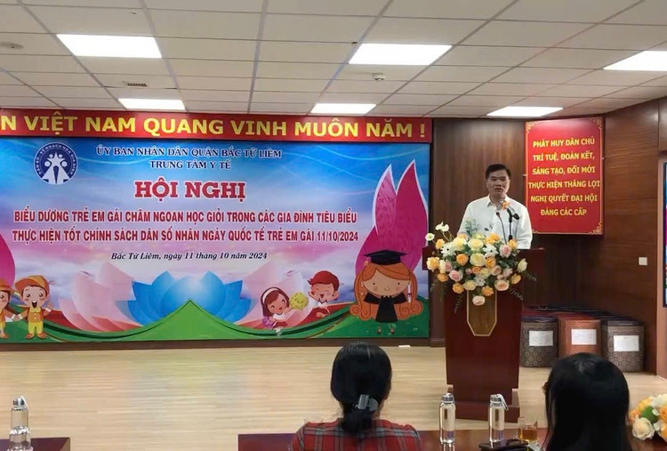 Ông Nguyễn Văn Tý - Phó trưởng ban chỉ đạo Dân số và Phát triển Quận, Giám đốc Trung tâm Y tế quận Bắc Từ Liêm phát biểu