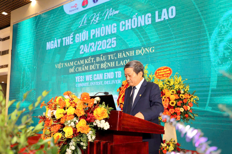 TS.BSCC Đinh Văn Lượng, Giám đốc BV Phổi Trung ương, Trưởng ban điều hành CTCLQG, phát biểu.