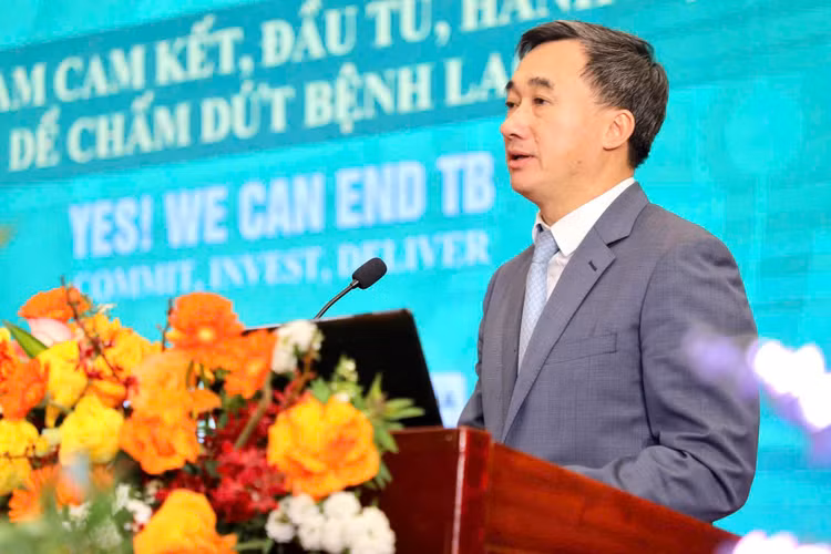 Thứ trưởng Bộ Y tế GS.TS Trần Văn Thuấn phát biểu tại buổi lễ.