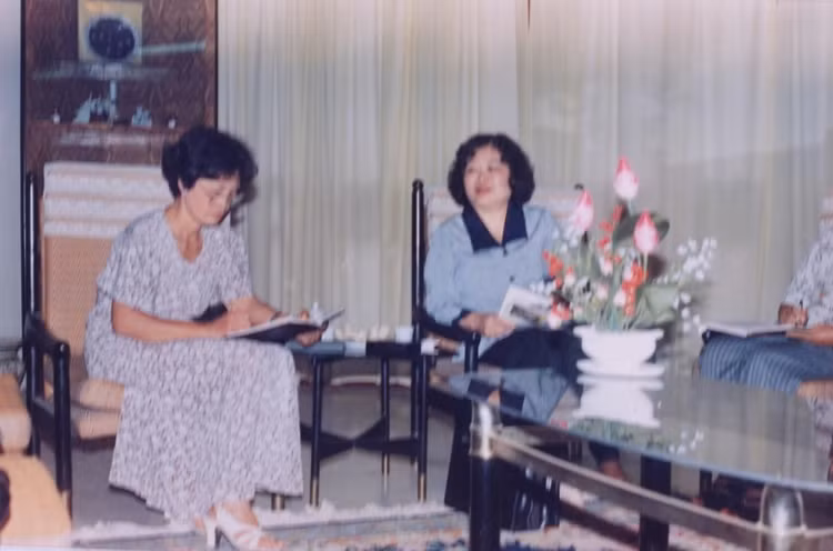 Phóng viên Lan Anh phỏng vấn Chủ tịch Hội Phụ Nữ Việt Nam Trương Mỹ Hoa