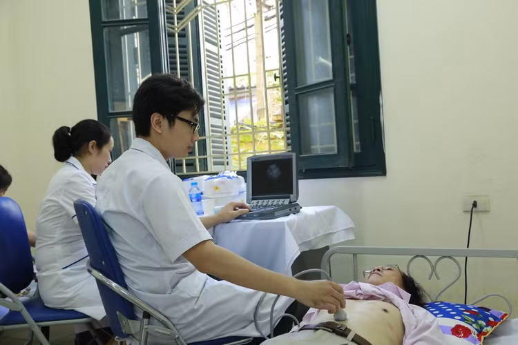 Cách đơn giản phát hiện sớm khối u bàng quang - Ảnh BVCC