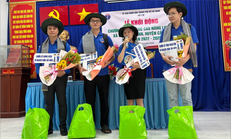 Các bác sĩ xung phong tình nguyện ra đảo Các bác sĩ xung phong tình nguyện ra đảo