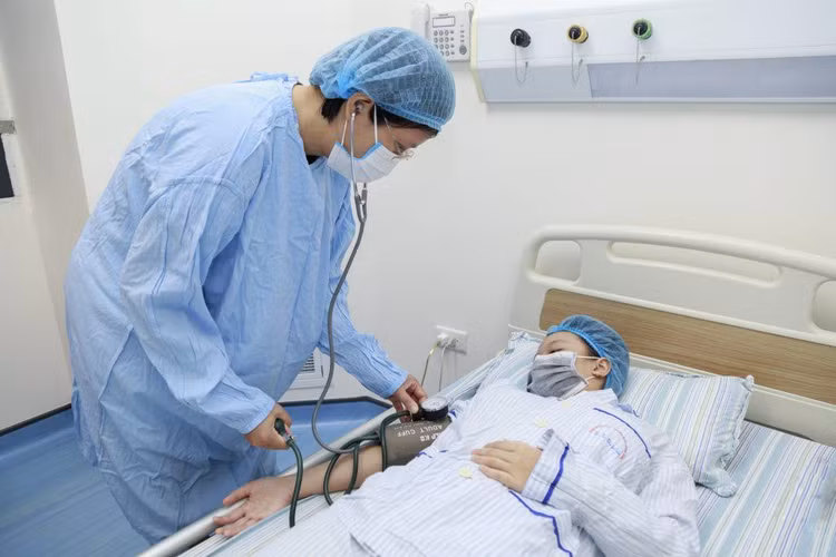 Chăm sóc cho bệnh nhân ghép tế bào gốc tại Bệnh viện Huyết học truyền máu TƯ