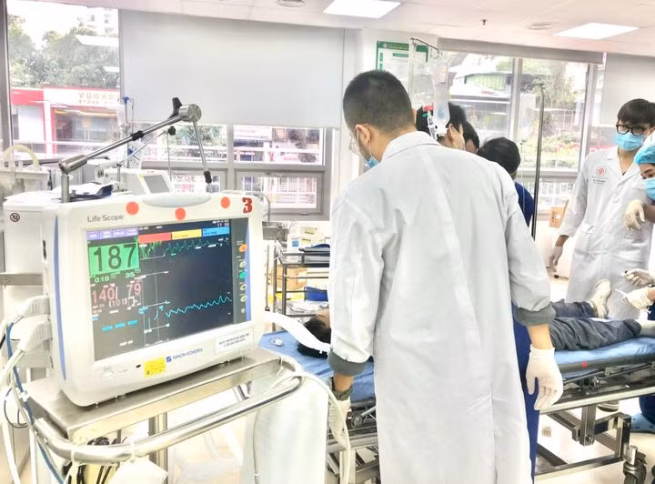 Sốc điện 12 lần cứu bệnh nhân ngừng tim ngoài viện do tăng kali máu ảnh 1 Sốc điện 12 lần cứu bệnh nhân ngừng tim ngoài viện do tăng kali máu ảnh 1