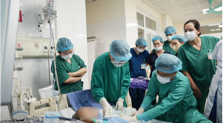 Kỹ thuật PICC line được Bệnh viện Bãi Cháy triển khai là giải pháp tối ưu khắc phục các nhược điểm của đường truyền tĩnh mạch truyền thống và đường truyền catheter tĩnh mạch trung tâm CVC- Ảnh BVCC