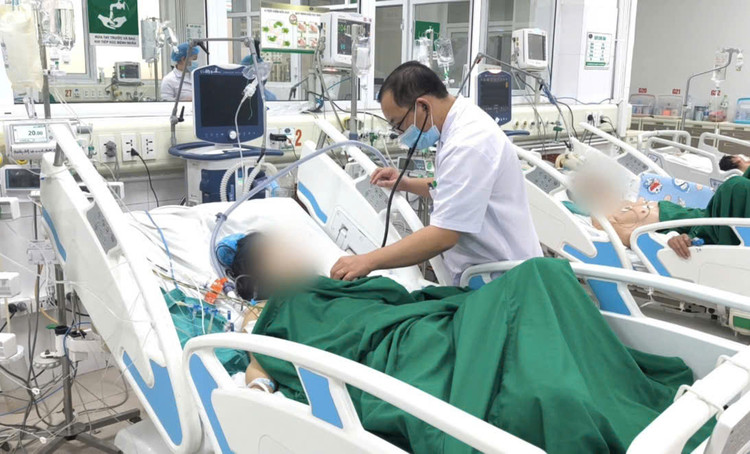 Tan máu, suy đa tạng... do mắc sốt rét sau chuyến công tác nước ngoài ảnh 1