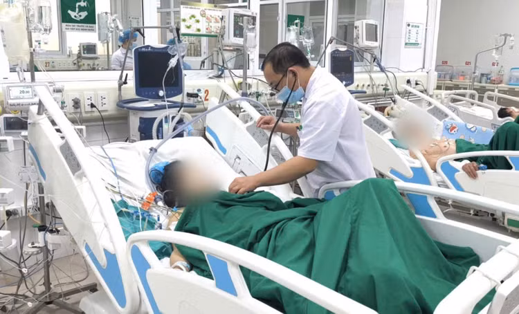 Tan máu, suy đa tạng... do mắc sốt rét sau chuyến công tác nước ngoài ảnh 1