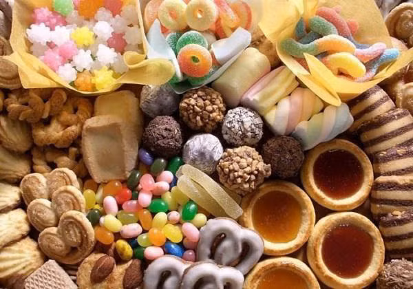 Đồ ngọt: Nguy cơ tổn thương thành mạch máu do đường - Ảnh minh họa