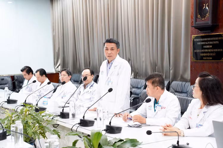 Các bác sĩ chia sẻ về ca bệnh - Ảnh BVCC