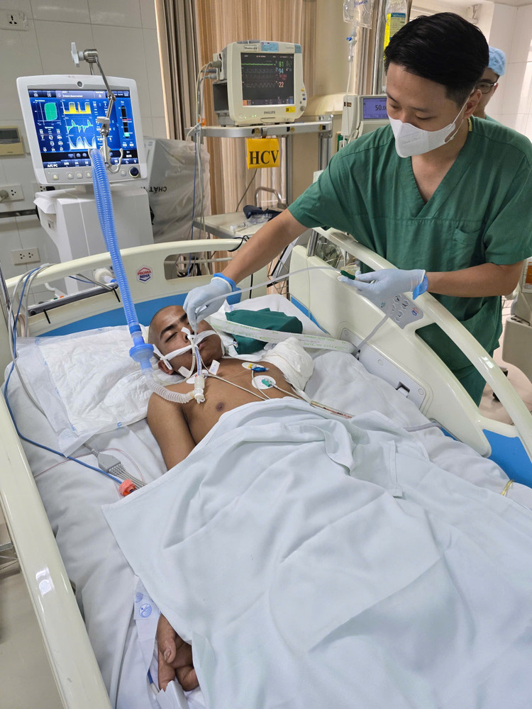 Người bệnh Lò Văn Thắng nhập viện trong tình trạng nguy kịch - Ảnh BVCC