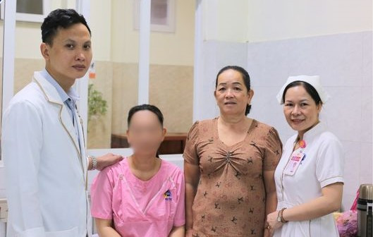 Bệnh nhân hồi phục sau tình trạng nguy cấp - ảnh BVCC Bệnh nhân hồi phục sau tình trạng nguy cấp - ảnh BVCC