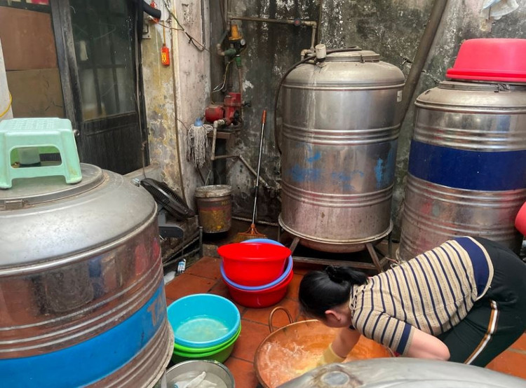 Khu sản xuất bánh cốm không đảm bảo chất lượng