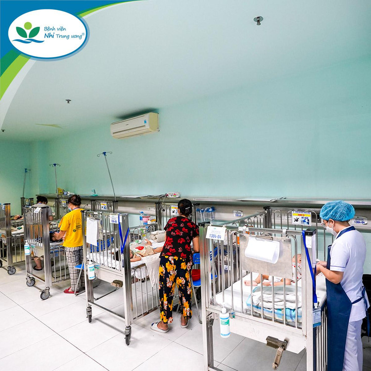 Trẻ bị bệnh tại Viện Nhi TƯ