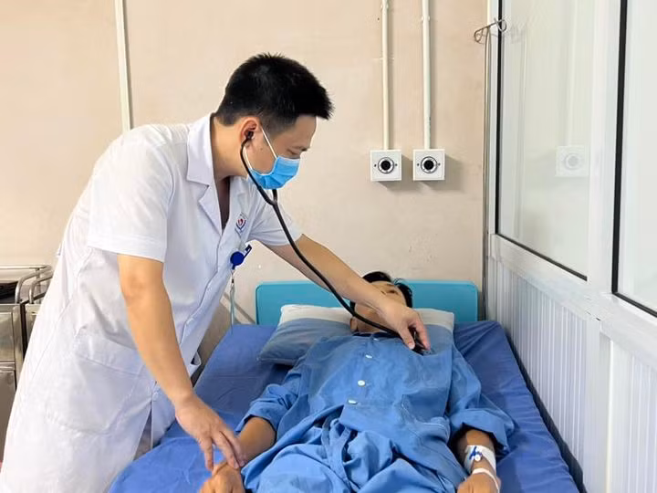 Đi chơi thác nước người đàn ông bị nhiễm xoắn khuẩn Leptospira gây suy gan, thận