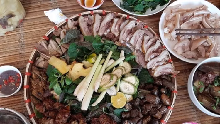 Thịt chó ăn sai dễ ngộ độc gây tai biến - Ảnh minh họa