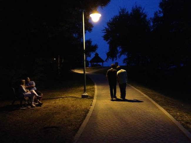 Đi bộ vào buổi tối rất tốt cho sức khỏe