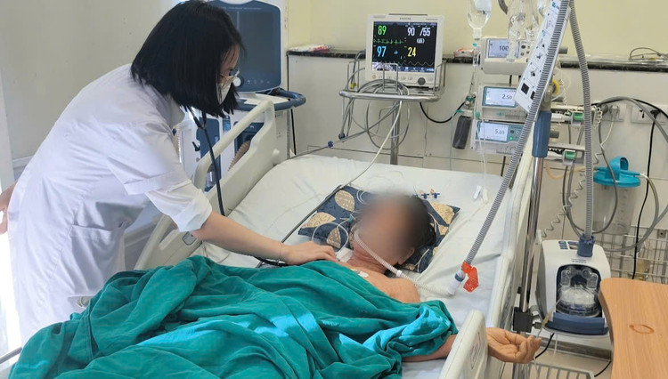 Chăm sóc cho bệnh nhân mắc sởi biến chứng tại bệnh viện - Ảnh BVCC Chăm sóc cho bệnh nhân mắc sởi biến chứng tại bệnh viện - Ảnh BVCC