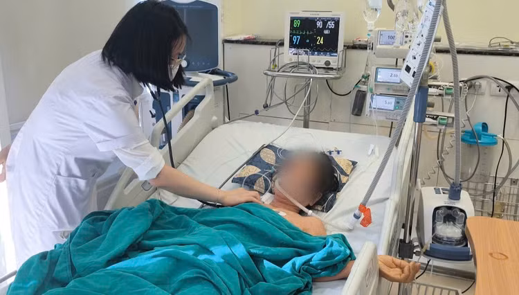 Chăm sóc cho bệnh nhân mắc sởi biến chứng tại bệnh viện - Ảnh BVCC