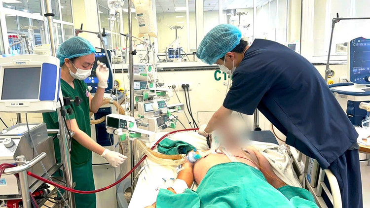 VV-ECMO cho bệnh nhân biến chứng sởi nguy kịch - Ảnh BVCC VV-ECMO cho bệnh nhân biến chứng sởi nguy kịch - Ảnh BVCC