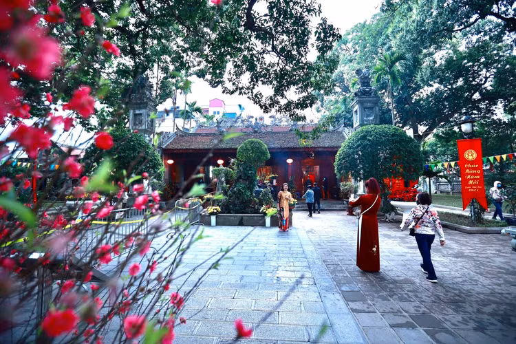 Mùng 1 đại cát cầu tài lộc hoặc sức khỏe đều tốt - Ảnh minh họa