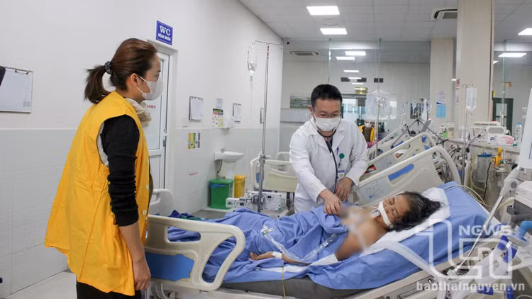 Nhiều bệnh nhân cấp cứu rất nặng - Ảnh BVCC