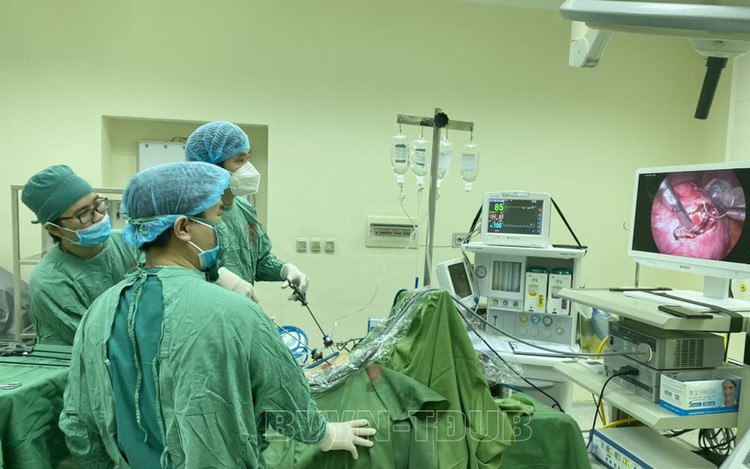 Ăn thịt bò người đàn ông phải nhập viện do tắc ruột ảnh 1