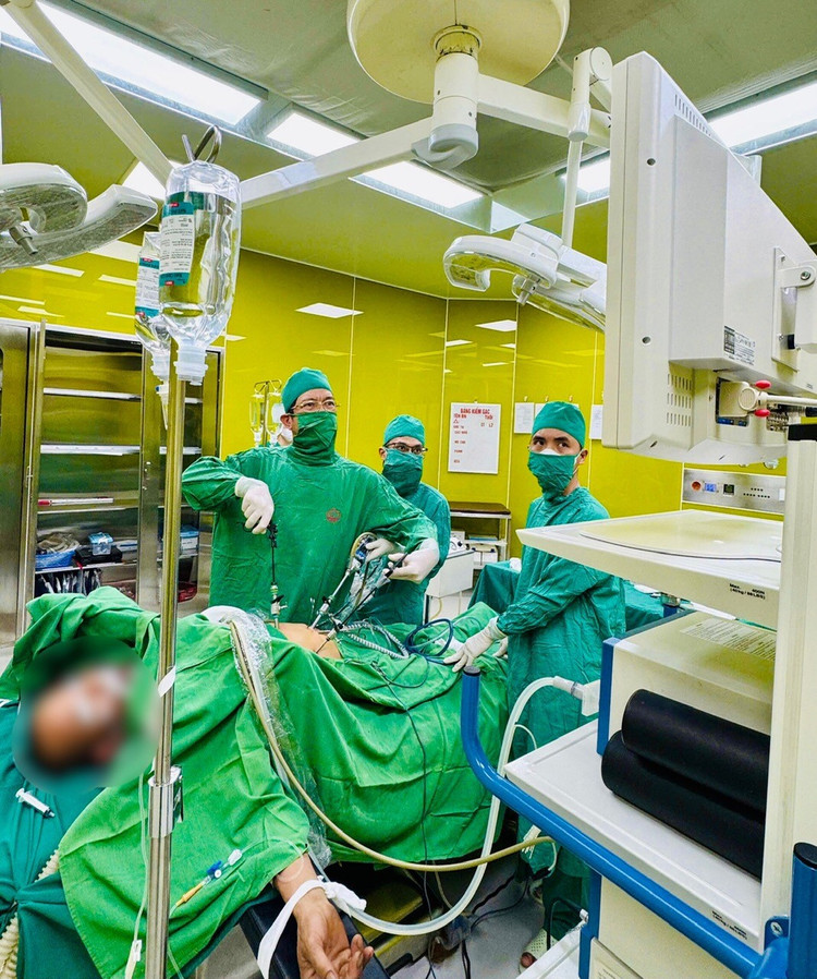 Ca phẫu thuật cho bệnh nhân - Ảnh BVCC
