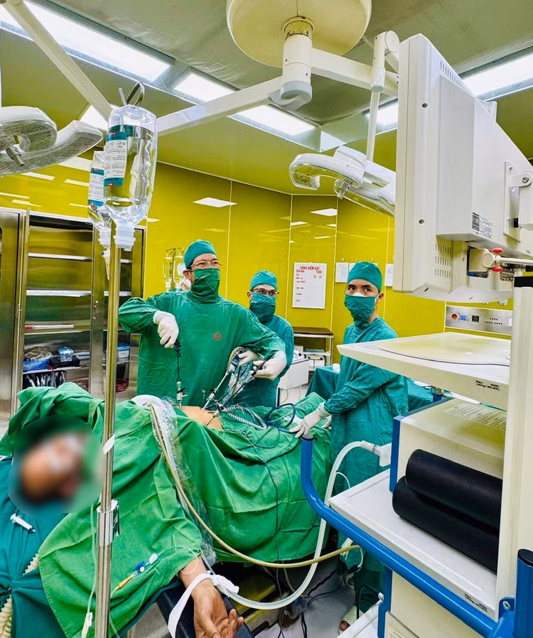 Ca phẫu thuật cho bệnh nhân - Ảnh BVCC