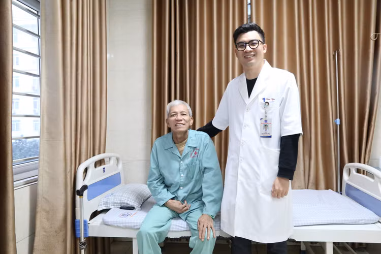 Xạ trị hết 2 loại ung thư ở bệnh nhân tai biến mạch máu não