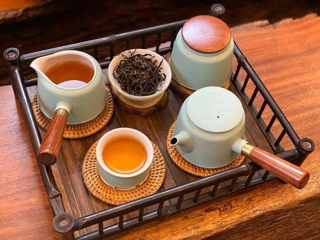 Biết cách chọn đúng loại trà sẽ phòng chữa nhiều bệnh mùa thu - Ảnh minh họa