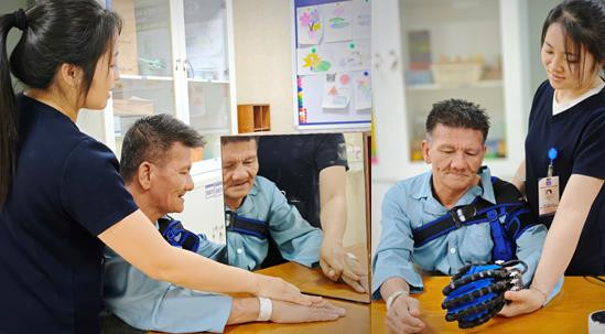 Hoạt động trị liệu và robot tập tay giúp hồi phục tổng thể chức năng bàn tay - Ảnh BVCC