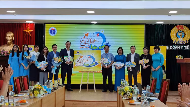 Phát động Chương trình “24 giờ bên con” vì thế hệ trẻ Việt Nam khỏe mạnh ảnh 1 Phát động Chương trình “24 giờ bên con” vì thế hệ trẻ Việt Nam khỏe mạnh ảnh 1