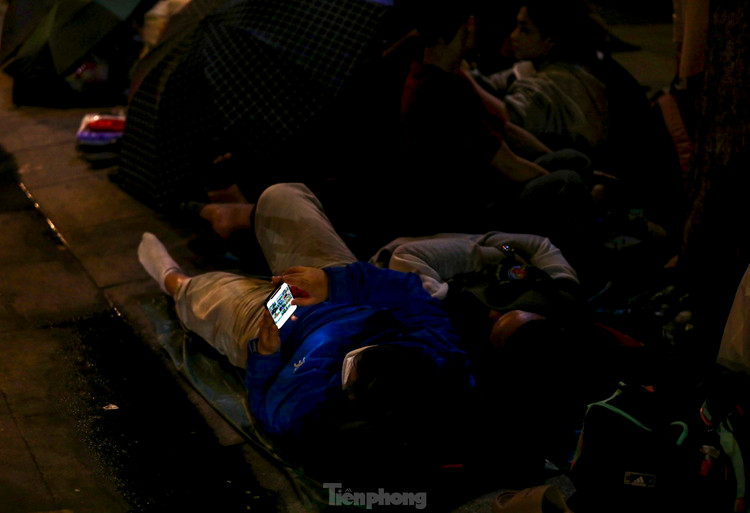 Nghin nguoi ngu dem tren he pho cho tong duyet dieu binh 30/4-Hinh-3