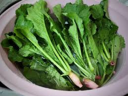 Hầu hết bộ phận của củ cải trắng đều có lợi cho sức khỏe, kể cả lá - Ảnh minh hoạ