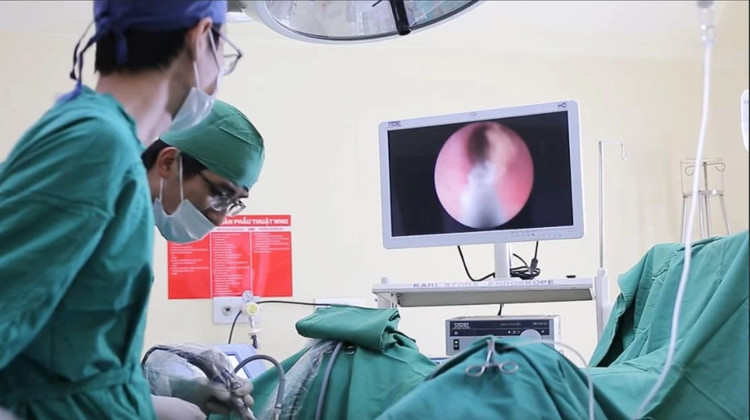 8 giờ phẫu thuật giải quyết cùng lúc 3 thì mổ để chữa trị thận ứ nước cho bệnh nhân - Ảnh BVCC